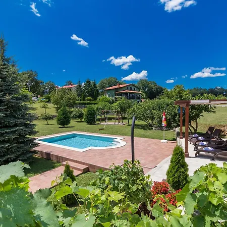 Augustina, A Beautiful With A Wonderful Garden Potpićan